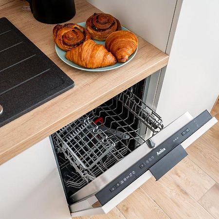 Sliska 3 - Studio - 100M Od Zlotych Tarasow Oraz 200M Od Dworca Centralnego, Piekny Widok Na Panorame Warszawy - Wifi - Smart Tv 55 Cali - Better Rental Warszawa Eksteriør billede